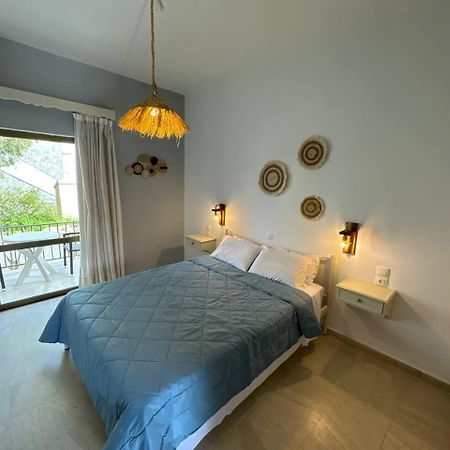 The 3 Little Pigs Apartments Sidárion Extérieur photo